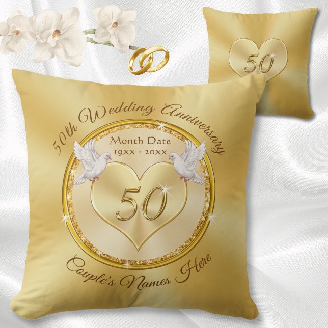 Coussin Cadeaux personnalisés pour l'anniversaire du Maria (Golden wedding anniversary gift ideas. Pretty Love Birds over over 50th anniversary pillows, Heart.)