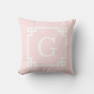 Coussin Cadre clé grecque blanc rose clair #2 Monogramme i