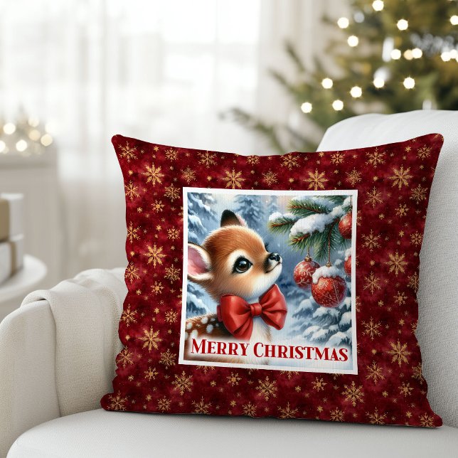 Coussin Calme scène de Noël bébé faon forêt enneigée enfan (Calm Christmas scene baby fawn snowy forest kids decor)
