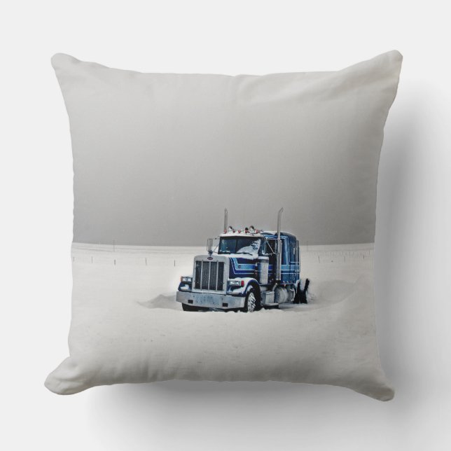Coussin Camion abandonné dans le désert de neige (Recto)