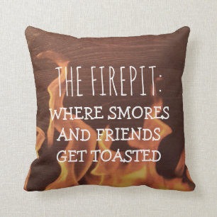 Coussin Camping drôle indiquant le campeur Firepit Smores