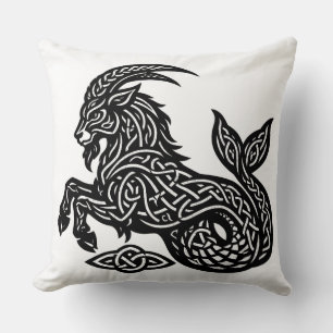 Coussin Capricorne — Encre Hantée Zodiaque Bouc‑Poisson