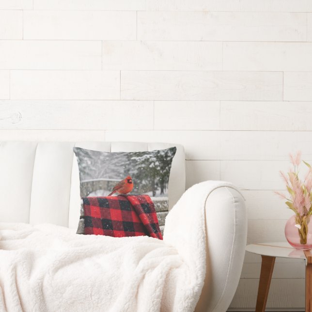 Coussin Cardinal On a Snowy Plaid Blanket (Canapé)