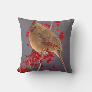 Coussin Cardinalis nordique femelle parmi les aubépines
