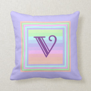 Coussin carré du monogramme V assez en pastel de
