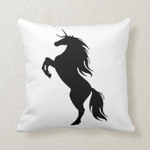 Coussin Carreau noir de silhouette de licorne