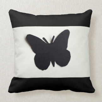 COUSSIN CARREAU NOIR ET BLANC DE PAPILLON