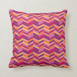 Coussin carreau pourpre et orange de chevron de zigzag