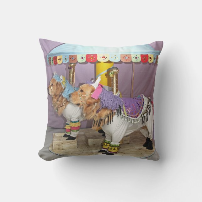 Coussin Carrousel de golden retriever (Recto)