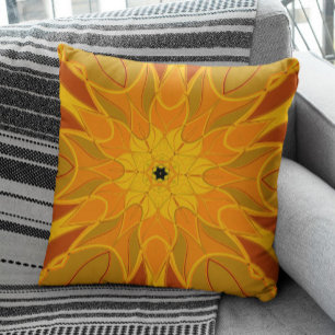 Coussin Carton Mandala Fleur orange jaune et rouge