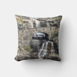 Coussin Cascade dans le parc national de Glacier