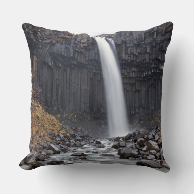 Coussin Cascade de Svartifoss dans le carreau de l'Islande (Recto)