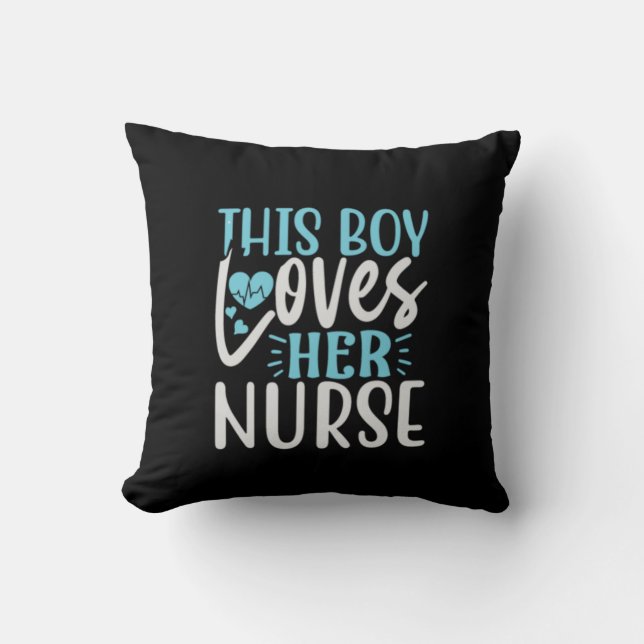 Coussin Ce garçon aime son infirmière (Recto)