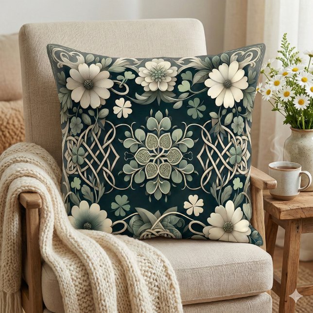 Coussin Celtic Clover Floral Charm (Celtic Clover Floral Charm Throw Pillow Mockup A)