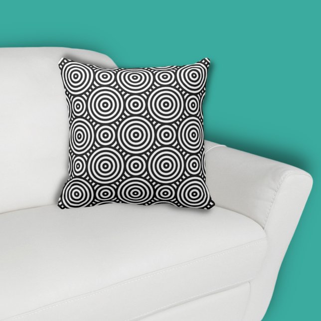 Coussin Cercle noir ethnique Motif blanc (Ethnic Nested Circle Black Pattern on White Throw Pillow, color customization possible)