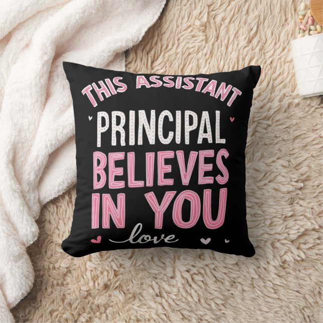 Coussin Cette école de directeur adjoint croit en vous  (Couverture)