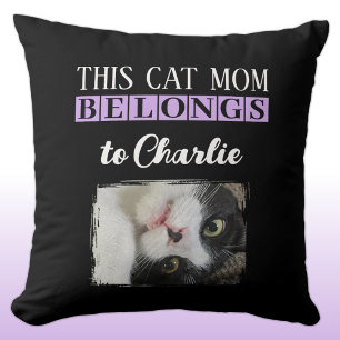Coussin Cette mère de chat appartient au nom photo noir vi