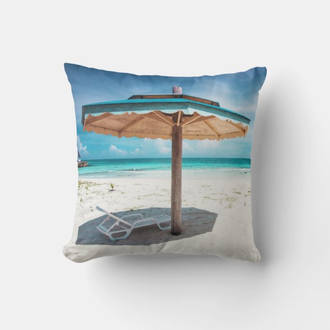Coussin Chaise de plage et plage argentée de sables du (Recto)