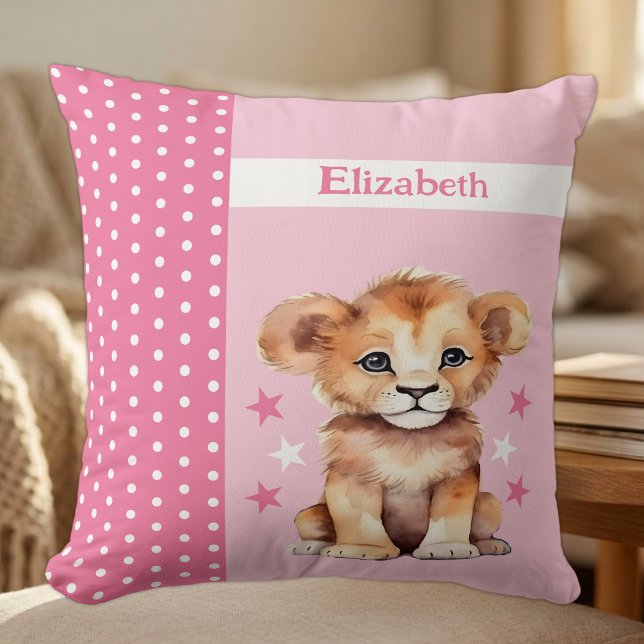 Coussin Chambre d'enfant ajoutez un nom lion mignon rose (Créateur téléchargé)