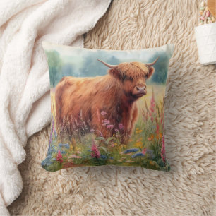 Coussin Champ de Fleur sauvage d'aquarelle de vache Highla