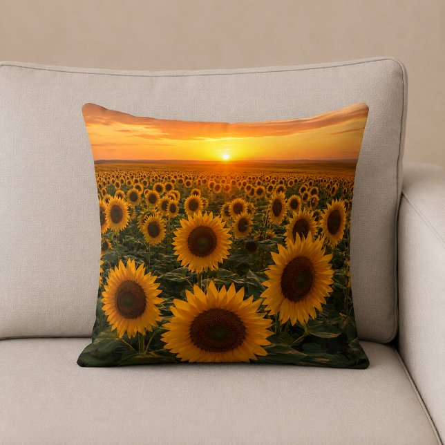Coussin Champ de Tournesols Dorés au Coucher du Soleil (Créateur téléchargé)