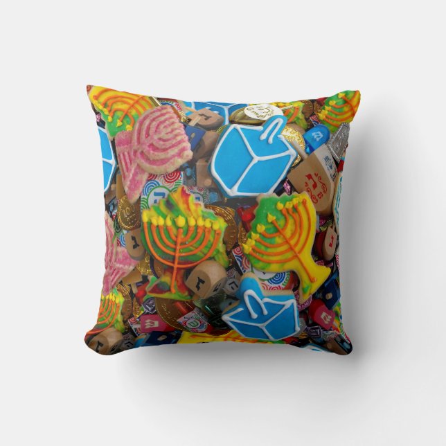 Coussin Chanukah Menorahs, Dreidels, Gelt (Recto)