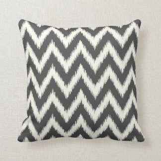 Coussin Charbon gris Ikat Chevron