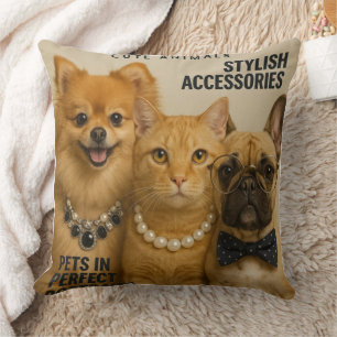 Coussin Chat avec des amis dans le magazine