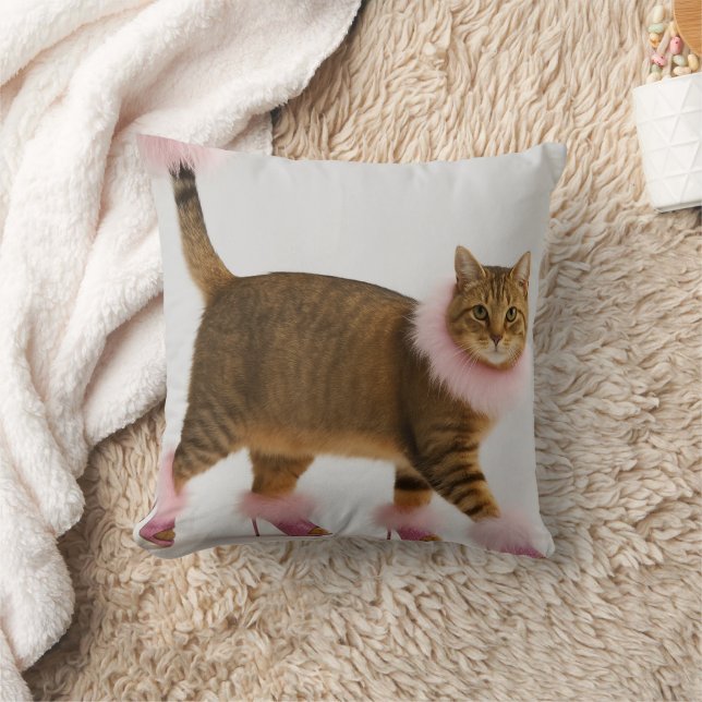 Coussin Chat de Style en Talons Roses et Glamour Douillet  (Couverture)