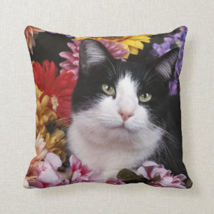 Coussin Chat noir et blanc sur Fleurs