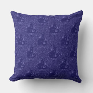 Coussin Chat noir mystique en violet cool