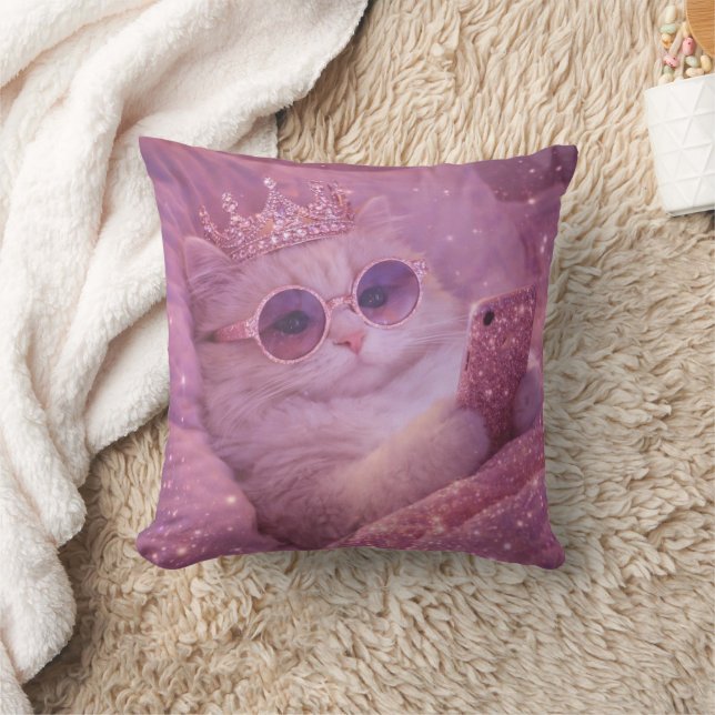 Coussin Chat Princesse Gâtée en Train d'Envoyer des SMS au (Couverture)