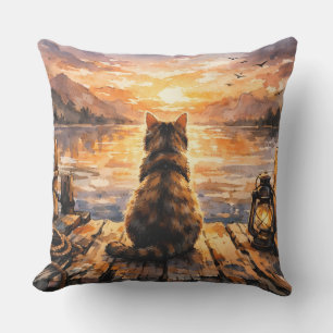 Coussin Chat sur le quai au coucher du soleil
