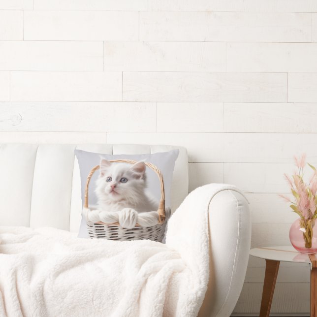 Coussin Chaton blanc dans une panier (Canapé)