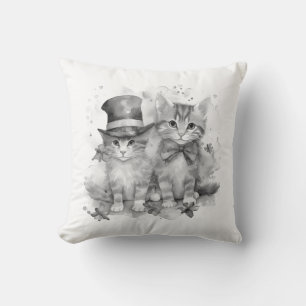 Coussin Chatons noirs et blancs avec cravate arc et casque