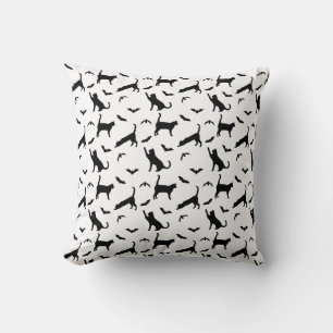 Coussin Chats noirs et chauves-souris motif minimal Hallow