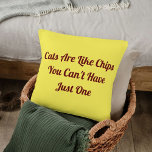 Coussin Chats Personnalisé Fundy Cool Animaux de compagnie<br><div class="desc">Transformez votre espace avec "Cats Personnalisé Funny Cool Moderne Citation Animaux de compagnie Jaune Jaune Oreiller." Idéal pour les amateurs de chats, cet oreiller combine humour et style sans effort. Idéal pour ajouter une touche personnelle à votre décor ou comme cadeau réfléchi. Prenez la vôtre aujourd'hui et laissez briller votre...</div>