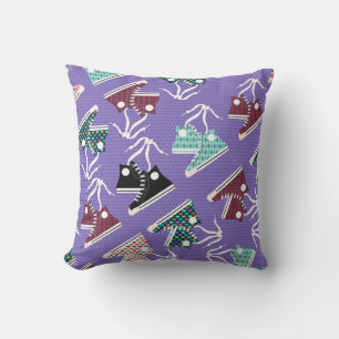 Coussin Chaussure de sport rétro colorée amusante violette
