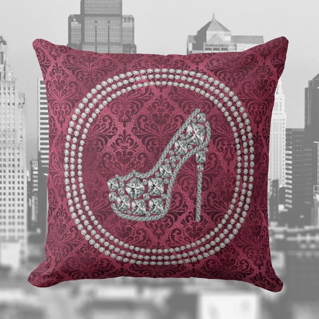 Coussin Chaussure Glam Diamond Stiletto Sur Damask Bourgog (Créateur téléchargé)