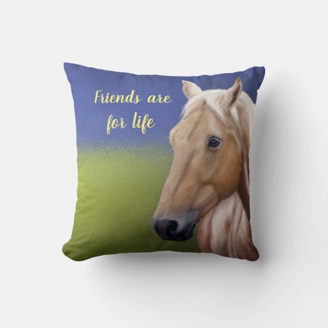 Coussin Cheval dans un champ verdoyant en été (Recto)