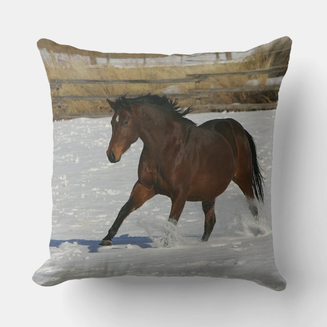 Coussin Cheval de pur sang fonctionnant dans la neige (Recto)