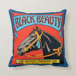 Coussin Cheval noir de beauté sur l'arrière - plan rouge