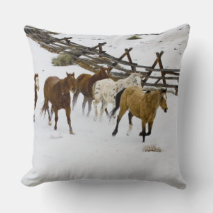 Coussin Chevaux courant dans la neige