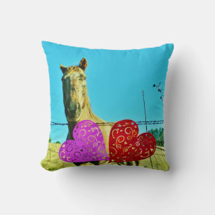 Coussin Chevaux Crème et Cœurs Rouges et Roses