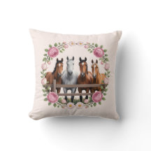 Chevaux élégants dans l'art de la couronne florale