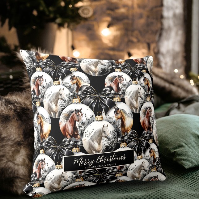 Coussin Chevaux noir et or motif de Noël (Horses black and gold Christmas quote Throw Pillow)