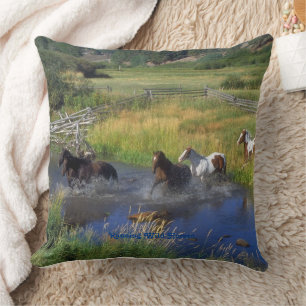 Coussin Chevaux Sauvages Courant Dans Le Pâturage Jeter L'