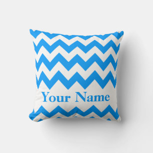 Coussin Chevron bleu clair avec monogramme