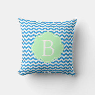 Coussin Chevron bleu, forme vert clair, monogramme