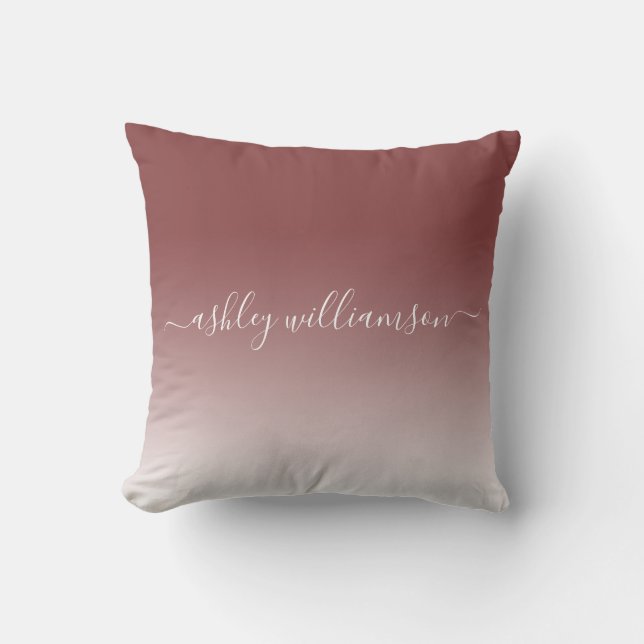 Coussin Chic Dark Red Ombre Effet Monogramme Nom (Recto)